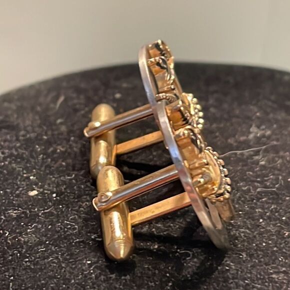 Vintage 1950s Art Deco Swank round gold tone 3 swords bullet back cuff links - Picture 8 of 13